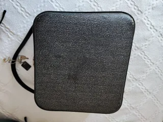 Maleta antigua negra y gris