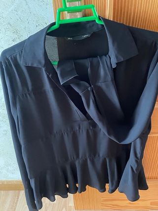 Blusón negro Sfera con volantes