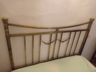 Solo cabecero de cama vintage dorado