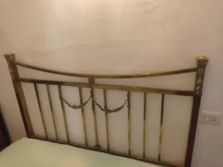 Solo cabecero de cama vintage dorado