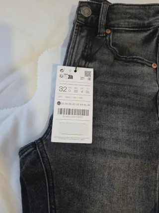 Pantalón vaquero elástico gris