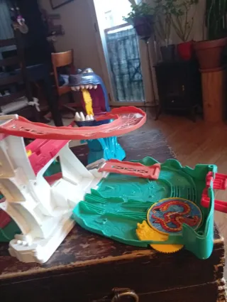 Lote Hot Wheels: Coches, Camión y Pista