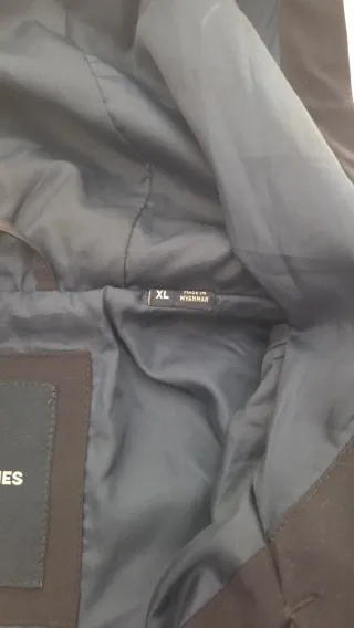 Cortavientos ligero azul. Chaqueta ligera