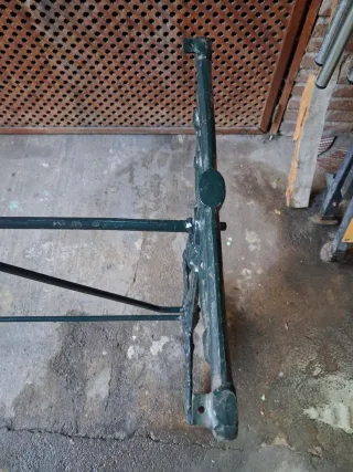 Pie de mesa forja