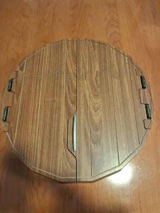 Caja de dardos de madera