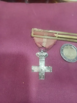 Pasador de medallas militar
