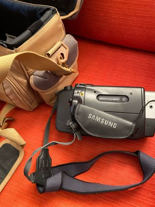 Cámara de vídeo Samsung antigua + bolso