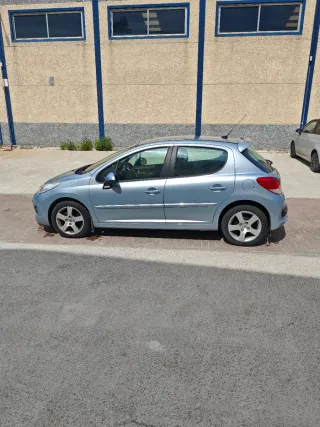 Peugeot 207 1.6 HDi 92 CV impecable, 53.170 kms