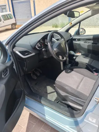 Peugeot 207 1.6 HDi 92 CV impecable, 53.170 kms
