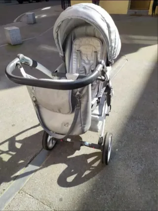 Carrito bebé gris claro + capazo + silla coche