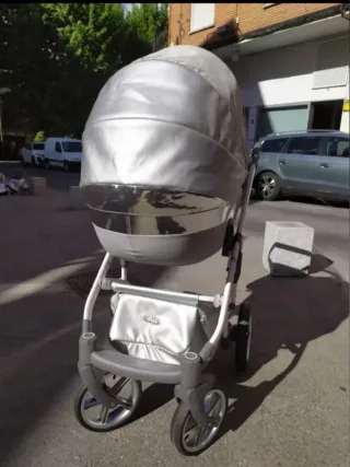 Carrito bebé gris claro + capazo + silla coche