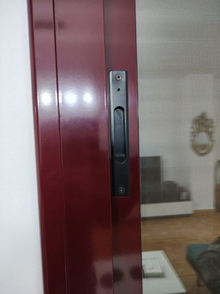 Ventanas y balconeras aluminio con rejas