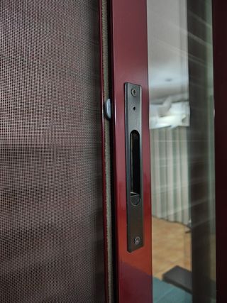 Ventanas y balconeras aluminio con rejas