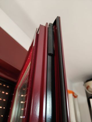 Ventanas y balconeras aluminio con rejas