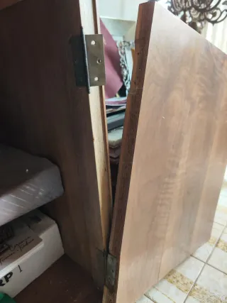 Aparador de madera tallada