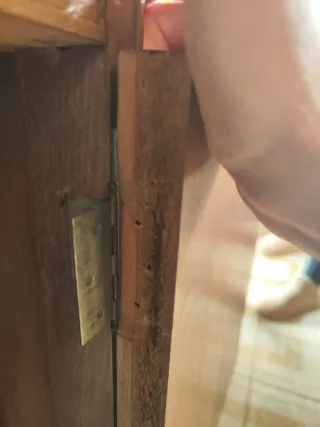 Aparador de madera tallada