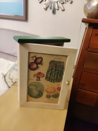 Armario llaves madera decorado verduras