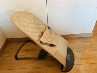 Hamaca Babybjörn con juguete