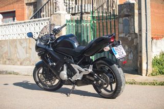 Kawasaki ER 6F Negra