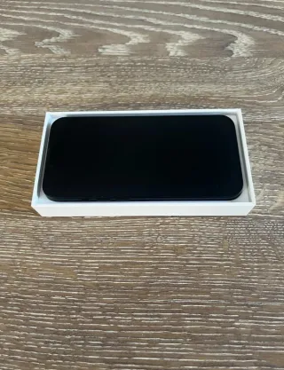 iPhone 13 256GB Medianoche