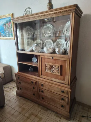 Vitrina madera y cristal