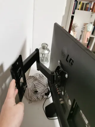 Televisor LG Smart TV + soporte pared 28 pulgadas