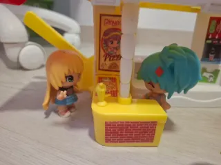 Pizzeria Pinypon, figuritas,moto y escuela Pinypon