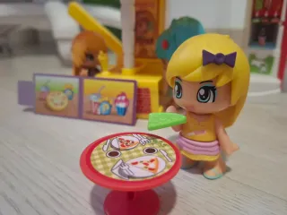 Pizzeria Pinypon, figuritas,moto y escuela Pinypon