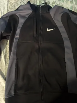 Chaqueta Nike Negra y Gris