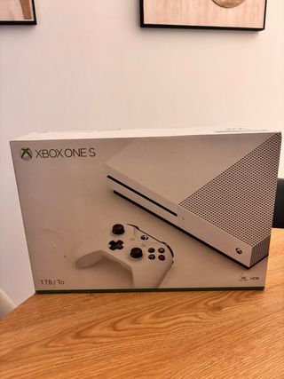 Xbox One S 1TB Blanca + Mando