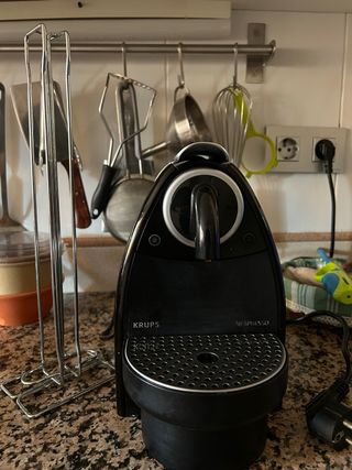 Cafetera Krups Nespresso con dispensador