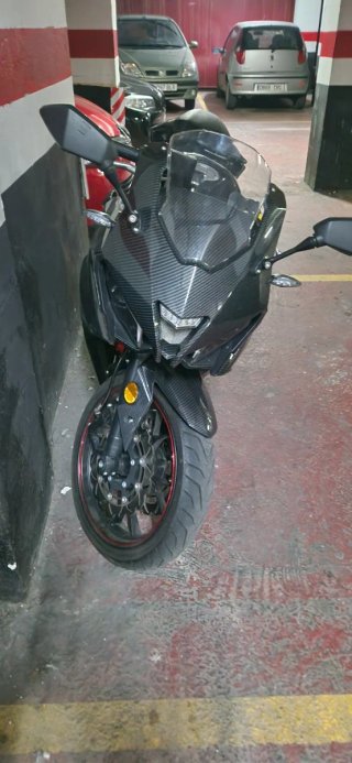 Moto deportiva MITT 125cc carbono  año 2024