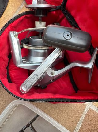 3 cañas surf casting Shimano y 3 carretes