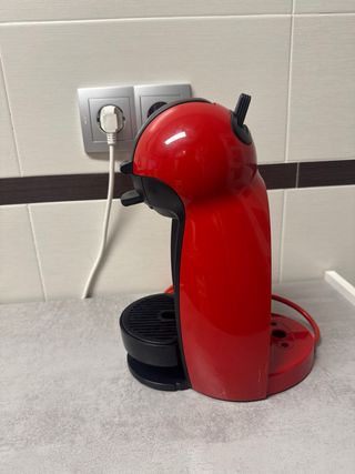 Cafetera Dolce Gusto Roja Krups (Deposito ROTO)