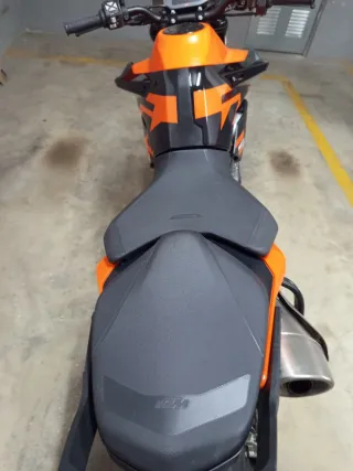KTM Naked Negro/Naranja Manual