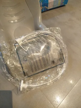 Asiento bañera bebé gris y goma desagüe