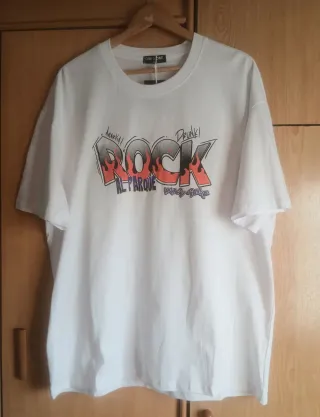 Camiseta Bugs Bunny Rock Oversize