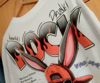 Camiseta Bugs Bunny Rock Oversize