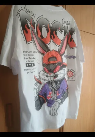 Camiseta Bugs Bunny Rock Oversize