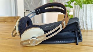 Sennheiser Momentum 2.0 On-Ear Ivory - Marrón
