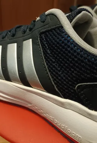 Zapatillas Adidas Saturn originales.