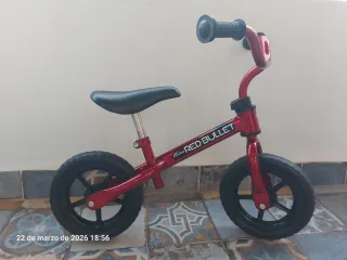 Bici sin pedales roja (Chicco Red Bullet)