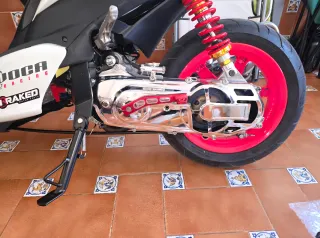 Yamaha Jog RR Blanca y Rosa