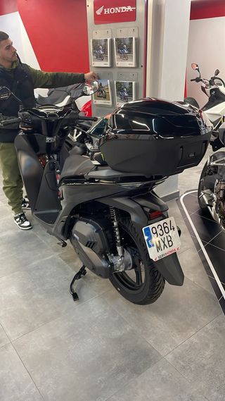 Honda SH125i Negra Sport