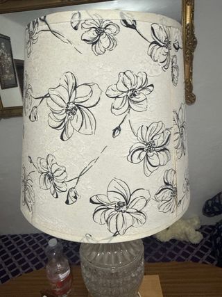 Lámpara de mesa cristal y tela floral