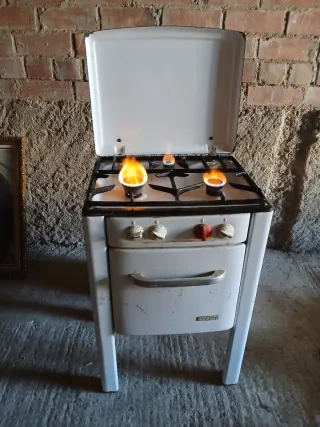 Horno de gas butano blanco