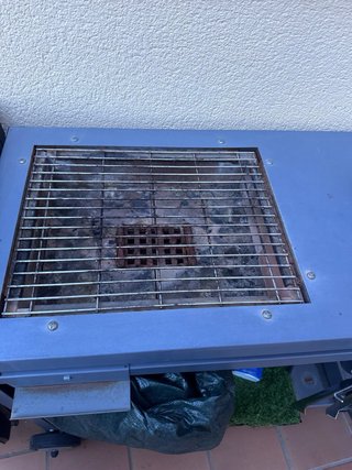 Carro barbacoa terraza gris metal de ladrillo