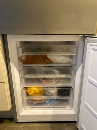 Nevera SAIVOD con congelador