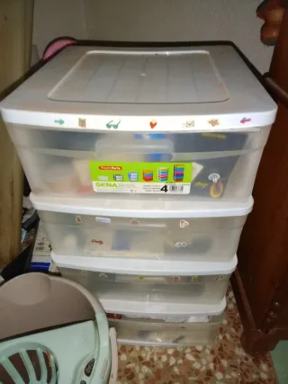 Cajonera de plástico 4 cajones ideal para el aseo