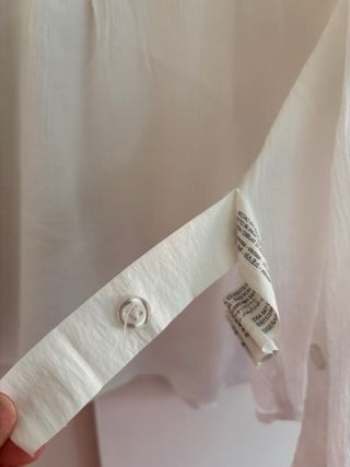 Camisa corta blanca veraniega